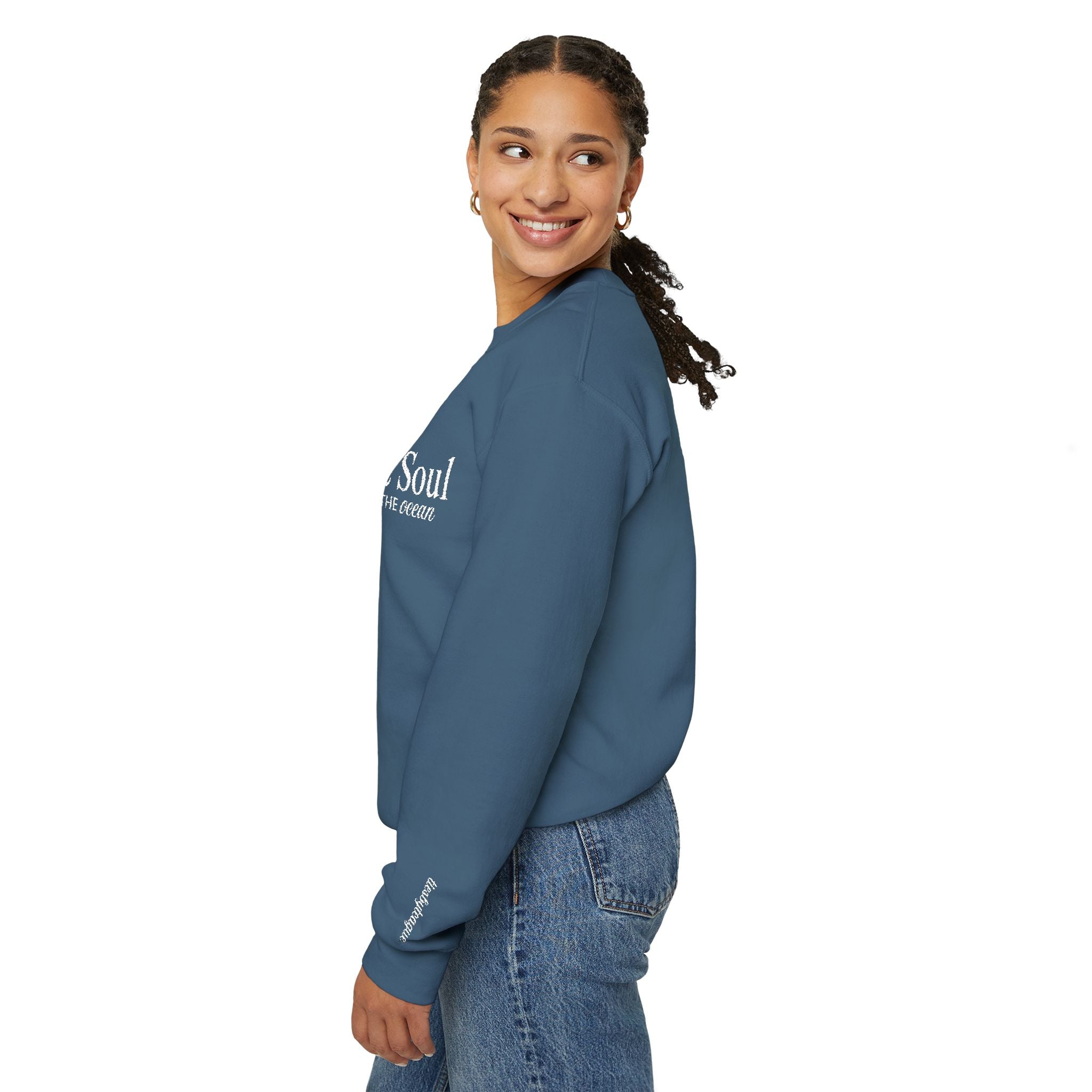 Embroidered Beach Daydream Cozy Crew