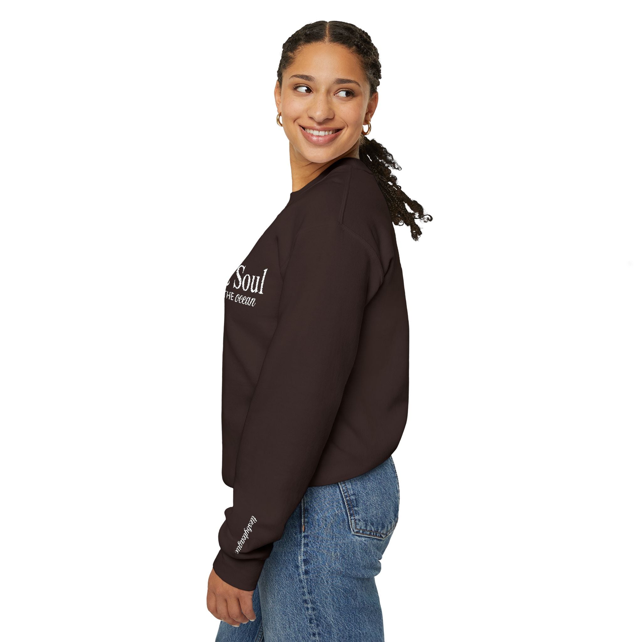 Embroidered Beach Daydream Cozy Crew