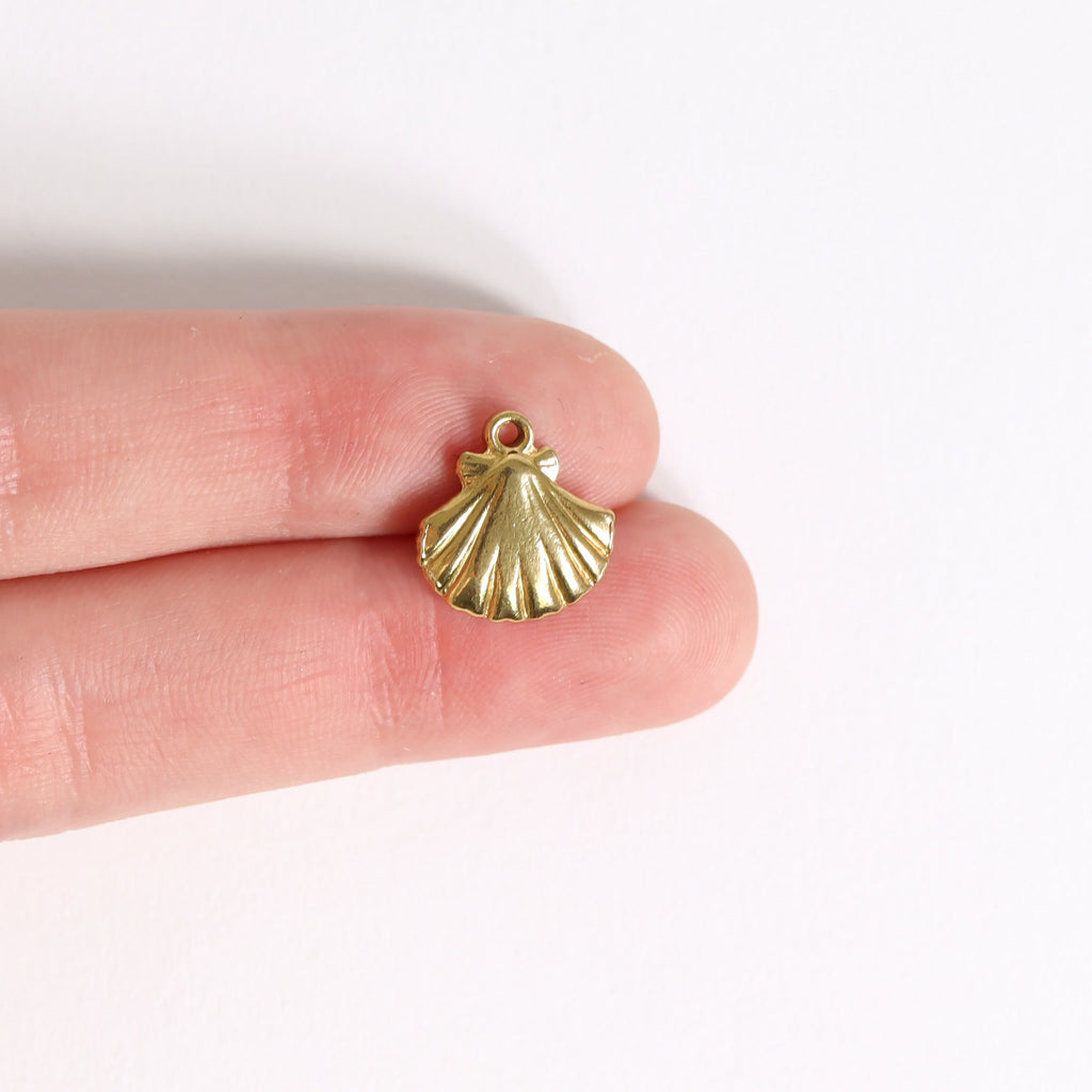 Clam Shell Charm
